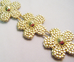 Large Daisy Strung Beads, 10m