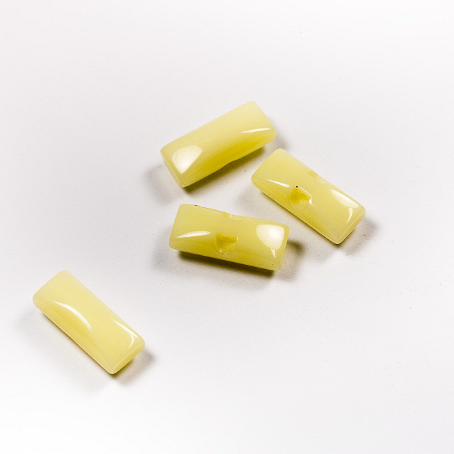 31mm Cream Toggles, 50pcs