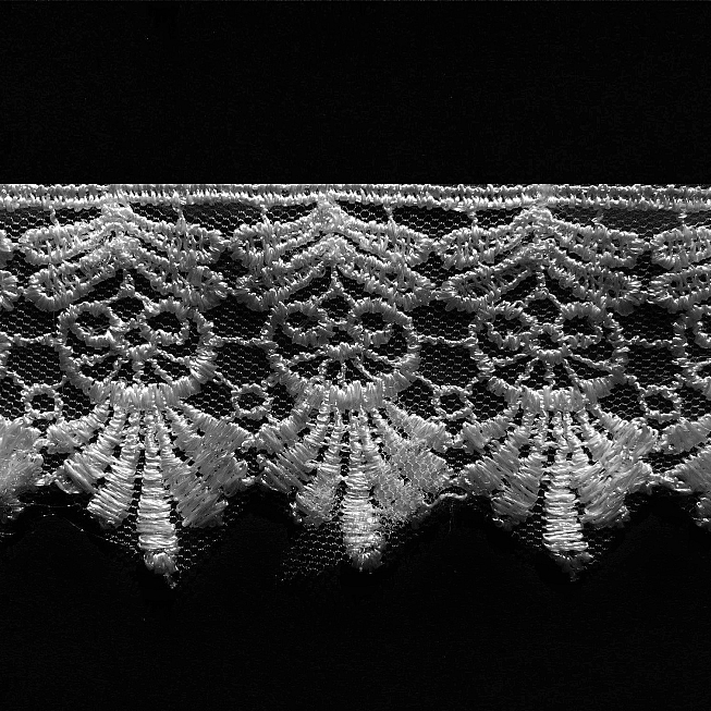 50mm White Scalloped Guipure Lace, 27.4m