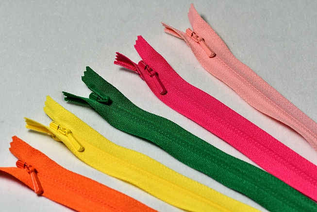 No.3 YKK Invisible Zip (22