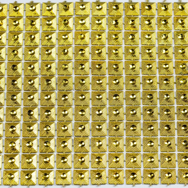 12 Row Pyramid Trim, 5m