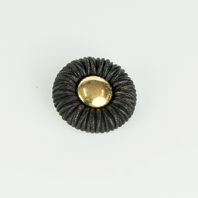 46L Gold Centre Flower Shank Buttons, 25pcs